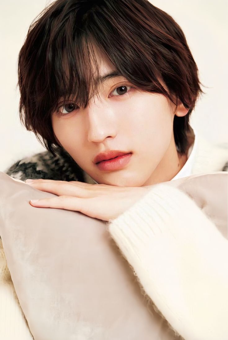 限りなく尊い、“ジェンダーレス”な道枝駿佑さん: 道枝駿佑 彼女 – SHQOW